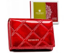Portfel skórzany Peterson PTN 445-PLT czerwony. Czerwone portfele damskie Peterson, z lakierowanej skóry. Za 105.99 zł.