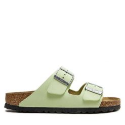 Klapki Birkenstock. Czarne klapki męskie Birkenstock, bez wzorów, bez zapięcia. Za 199.99 zł.