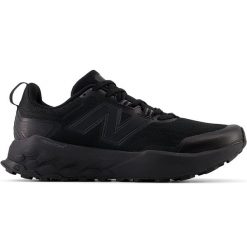 Buty męskie New Balance Fresh Foam Garoé v2 MTGAROK2 – czarne. Czarne buty sportowe męskie New Balance, bez wzorów, z materiału, bez zapięcia, do biegania. Za 529.99 zł.