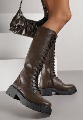 Brązowe Kozaki VICES Typu Workery w Grungowym Stylu Unalira. Brązowe kozaki damskie Renee, bez wzorów, z jeansu, bez obcasa, na płaskiej podeszwie, bez zapięcia. Za 169.99 zł.