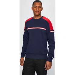 New Balance - Bluza. Niebieskie bluzy męskie New Balance, l, z aplikacjami, z bawełny, bez ramiączek, bez kaptura. W wyprzedaży za 149.90 zł.