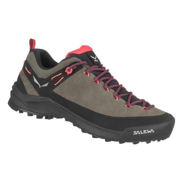 Buty Podejściowe Damskie Salewa Wildfire Leather. Brązowe obuwie trekkingowe damskie Salewa, z materiału, bez zapięcia. Za 574.00 zł.