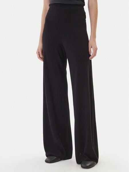 Kontatto Spodnie dzianinowe 3M0803C Czarny Regular Fit. Czarne spodnie materiałowe damskie Kontatto, bez wzorów, z dzianiny. Za 279.99 zł.