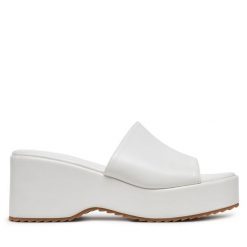 Klapki DeeZee. Białe klapki damskie DeeZee, bez wzorów, bez obcasa, bez zapięcia. Za 139.99 zł.