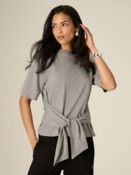 4F T-shirt regular z wiązaniem damski - szary S. Szare t-shirty damskie 4F, s, bez wzorów, z bawełny, klasyczne, bez kołnierzyka, bez ramiączek. Za 79.99 zł.