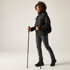 Damskie spodnie trekkingowe Highton II. Szare spodnie sportowe damskie Regatta, na lato, bez wzorów, sportowe, trekkingowe. Za 199.99 zł.