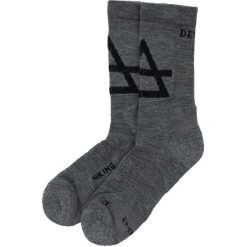 Skarpety turystyczne Devold Hiking Merino Medium Sock. Szare skarpetki damskie Devold, bez wzorów, z elastanu. Za 159.10 zł.