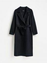 Długi płaszcz z wełną - czarny. Czarne płaszcze damskie Reserved, l, bez wzorów, z tkaniny, bez kołnierzyka, bez kaptura. Za 399.99 zł.