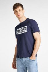 LEE HERITAGE TEE MĘSKI T-SHIRT DARK NAVY L63QFQNM 112115174. Niebieskie t-shirty męskie Lee, l, bez wzorów, bez kołnierzyka, bez ramiączek. W wyprzedaży za 29.99 zł.