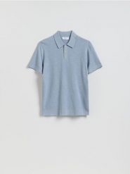 Sweter polo z bawełną - jasnoniebieski. Niebieskie swetry męskie Reserved, l, bez wzorów, z bawełny, bez kołnierzyka, bez ramiączek. Za 119.99 zł.