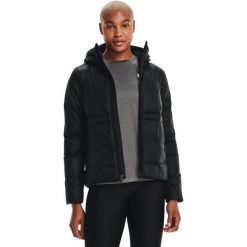 Kurtka Under Armour Down Hooded, Kobiety. Czarne kurtki sportowe damskie Under Armour, s, bez wzorów, z poliesteru, bez ramiączek, bez kaptura, trekkingowe. Za 690.00 zł.