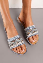 Niebieskie Klapki na Płaskiej Podeszwie w Stylu Boho z Koronką Nitami i Plecionym Sznurkiem Wykończone Imitacją Cyrkonii Bellemoon. Niebieskie klapki damskie Renee, na lato, z aplikacjami, z koronki, boho, bez obcasa, na płaskiej podeszwie, bez zapięcia. Za 79.99 zł.
