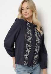 Granatowa Koszula z Bawełną i Wiskozą Ozdobiona Haftem Nalaviris. Niebieskie koszule damskie Born2be, l, z aplikacjami, z bawełny, eleganckie, bez kołnierzyka, bez ramiączek. Za 99.99 zł.