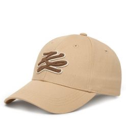 Czapka z daszkiem KARL LAGERFELD. Brązowe czapki damskie KARL LAGERFELD, bez wzorów. Za 339.99 zł.