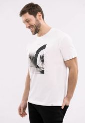 Bawełniany t-shirt, Comfort Fit, T-CHASE. Brązowe t-shirty męskie Volcano, m, bez wzorów, z bawełny, bez kołnierzyka, bez ramiączek. Za 69.99 zł.