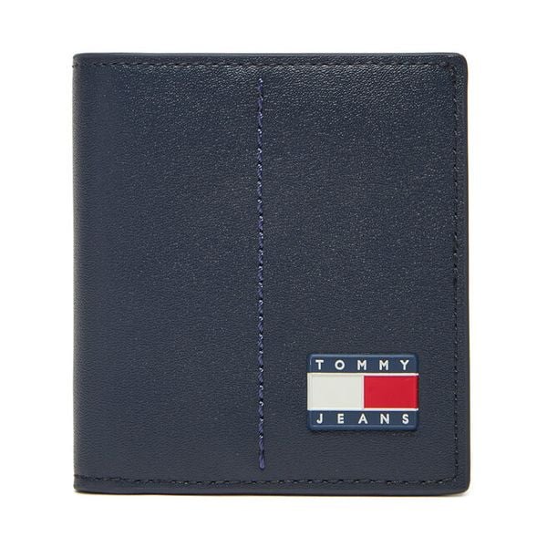 Portfel Tommy Jeans. Niebieskie portfele męskie Tommy Jeans, bez wzorów, z jeansu. Za 169.99 zł.