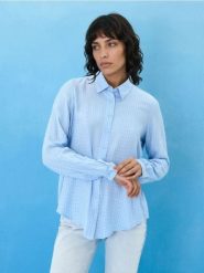 Wiskozowa koszula w kratę - błękitny. Niebieskie koszule damskie Sinsay, l, bez wzorów, z wiskozy, bez kołnierzyka, bez ramiączek. Za 39.99 zł.