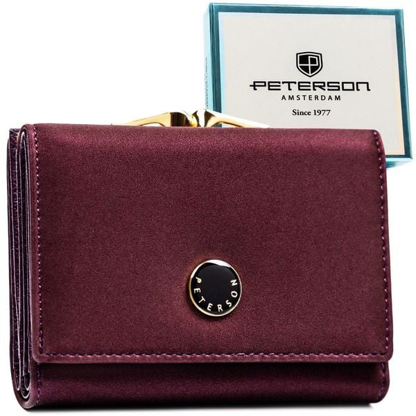 Średniej wielkości portfel damski wykonany ze skóry naturalnej i ekologicznej w fioletowym kolorze PTN PS15-09-HNL Peterson. Fioletowe portfele damskie Peterson, ze skóry. Za 120.99 zł.