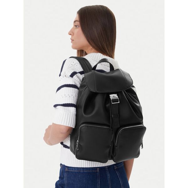 Plecak Calvin Klein. Czarne plecaki męskie Calvin Klein, bez wzorów, sportowe. Za 359.99 zł.