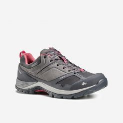 Buty turystyczne damskie niskie Quechua MH500 wodoodporne. Czerwone obuwie trekkingowe damskie QUECHUA, z gumy, bez zapięcia. Za 339.99 zł.