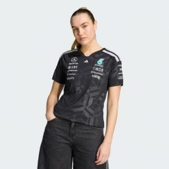Koszulka Mercedes - Amg Petronas Formula 1 Team Driver. Czarne bluzki damskie Adidas, bez wzorów, sportowe, bez kołnierzyka, bez ramiączek. Za 369.00 zł.
