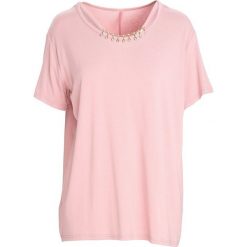 Różowa Bluzka Meditate On. Czerwone bluzki damskie Born2be, xl, z aplikacjami, z dzianiny, bez kołnierzyka, bez ramiączek. Za 24.99 zł.