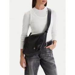 Torebka G-Star Raw. Czarne listonoszki damskie G-Star Raw, bez wzorów, bez dodatków. Za 199.99 zł.