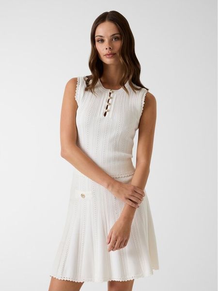 Guess Bluzka W6YR24 Z0970 Biały Regular Fit. Białe bluzki damskie Guess, m, z aplikacjami, z syntetyku, bez kołnierzyka, bez ramiączek. Za 309.99 zł.