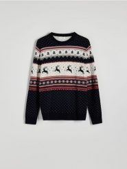 Sweter ze świątecznym wzorem - granatowy. Niebieskie swetry męskie Reserved, l, bez wzorów, z bawełny, wizytowe, bez kołnierzyka, bez ramiączek. W wyprzedaży za 39.99 zł.