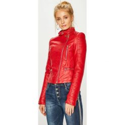 Answear - Kurtka. Czerwone kurtki damskie ANSWEAR, l, bez wzorów, z materiału, bez kaptura. W wyprzedaży za 199.90 zł.