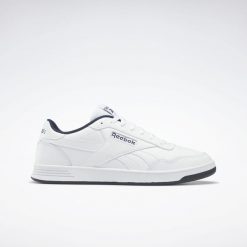 Buty na co dzień Reebok Court Trampki. Białe trampki męskie Reebok, bez wzorów, z materiału, bez zapięcia. Za 329.00 zł.