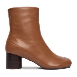 Botki GINO ROSSI. Brązowe botki damskie Gino Rossi, bez wzorów, bez obcasa, na słupku, bez zapięcia. Za 269.99 zł.