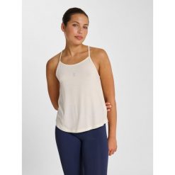 Damski tank top Hummel Yoga Soft. Białe topy damskie Hummel, bez wzorów, sportowe, bez kołnierzyka, bez ramiączek. Za 153.50 zł.