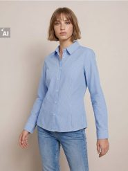Bawełniana koszula slim fit - wielobarwny. Koszule damskie Sinsay, l, bez wzorów, z bawełny, bez kołnierzyka, bez ramiączek. Za 39.99 zł.