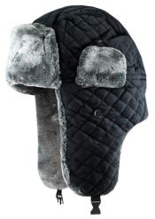 Czapka Zimowa, Ciepła z Futerkiem i Nausznikami, Czarna Pikowana -Pako Jeans. Czarne czapki męskie Pako Jeans, na zimę, bez wzorów, z jeansu. Za 69.00 zł.