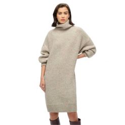 Superdry Sukienka-sweter z grubym prążkiem. Szare swetry nierozpinane damskie Superdry, bez wzorów, z materiału, bez kołnierzyka, bez ramiączek. Za 516.30 zł.