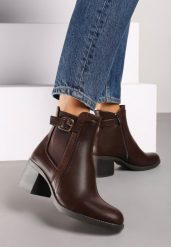 Brązowe Botki Sztyblety Wykończone Metaliczną Klamrą i Elastyczną Wstawką Lericeas. Brązowe botki damskie Renee, na zimę, bez wzorów, z jeansu, eleganckie, bez obcasa, na obcasie, bez zapięcia. Za 109.99 zł.