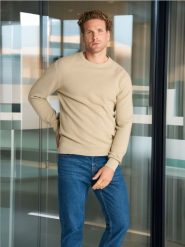 Sweter - beżowy. Brązowe swetry męskie Sinsay, l, bez wzorów, z bawełny, bez kołnierzyka, bez ramiączek. W wyprzedaży za 29.99 zł.