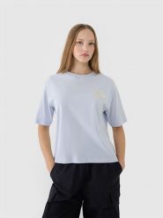 4F T-shirt oversize z nadrukiem damski - niebieski L. Niebieskie t-shirty damskie 4F, l, bez wzorów, z bawełny, klasyczne, bez kołnierzyka, bez ramiączek. W wyprzedaży za 39.99 zł.