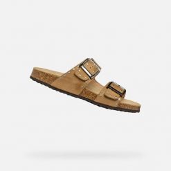 Sandały damskie Geox Brionia R I. Czerwone sandały damskie Geox, bez wzorów, z gumy, bez obcasa, bez zapięcia. Za 381.00 zł.