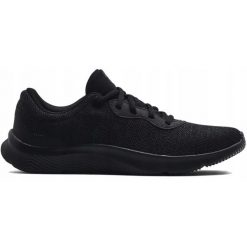 Buty sportowe dla mężczyzn Under Armour Mojo. Czarne buty sportowe męskie Under Armour, bez wzorów, bez zapięcia, do biegania. W wyprzedaży za 189.00 zł.