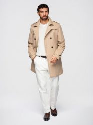 Elegancki dwurzędowy męski płaszcz trencz SLIM FIT z paskiem - beżowy V1 - Rozmiar: XXL. Brązowe płaszcze męskie Ombre Clothing, m, bez wzorów, z materiału, eleganckie, bez kołnierzyka, bez kaptura. Za 459.99 zł.