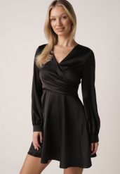 Czarna Satynowa Sukienka VICES z Bawełny o Kopertowym Kroju Glanita. Czarne sukienki damskie Born2be, na co dzień, l, bez wzorów, z bawełny, klasyczne, bez kołnierzyka, bez ramiączek, mini, kopertowe. Za 129.99 zł.