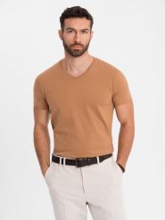 Męska klasyczna bawełniana koszulka z dekoltem w serek BASIC – brązowa V9 OM-TSBS-0237 - XXL. Brązowe t-shirty męskie Ombre Clothing, l, bez wzorów, z bawełny, bez kołnierzyka, bez ramiączek. W wyprzedaży za 39.99 zł.