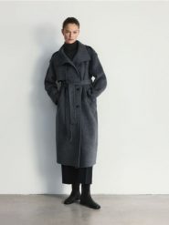 Płaszcz handmade z wełną - szary. Szare płaszcze damskie Reserved, l, bez wzorów, z tkaniny, bez kołnierzyka, bez kaptura. Za 599.99 zł.