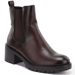 Botki damskie sztyblety na klocku ocieplane brązowe Potocki SZ12742. Brązowe botki damskie POTOCKI, bez wzorów, z materiału, bez obcasa, bez zapięcia. Za 169.99 zł.