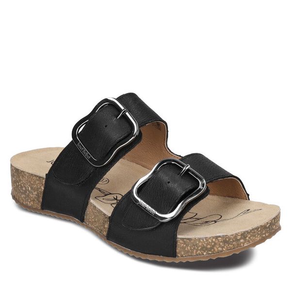 Klapki Josef Seibel. Czarne klapki damskie Josef Seibel, bez wzorów, bez obcasa, bez zapięcia. Za 389.99 zł.