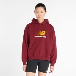 Bluza damska New Balance WT51501MHB – bordowa. Czerwone bluzy damskie New Balance, xl, bez wzorów, z bawełny, klasyczne, bez ramiączek, bez kaptura. Za 269.99 zł.