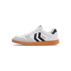 Buty halowe Hummel Perfekt Cl. Białe obuwie sportowe damskie Hummel, bez wzorów, bez zapięcia, do piłki ręcznej. Za 213.00 zł.
