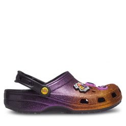 Klapki Crocs. Klapki damskie Crocs, bez wzorów, bez obcasa, bez zapięcia. Za 199.99 zł.